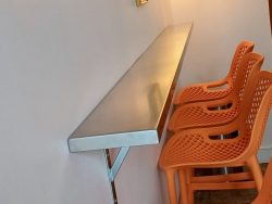 Bordsskivor i rostfri plåt – Mackbar