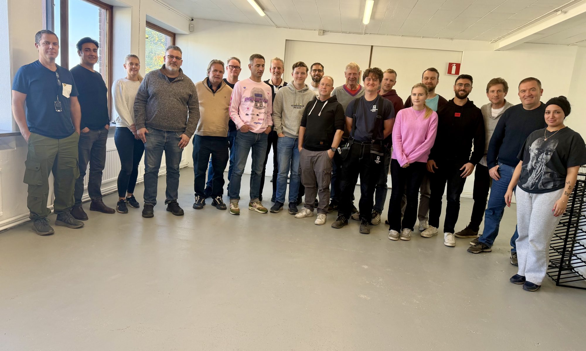 Lundgrens team för projektledning inom smide och glas samlat i företagets lokaler